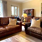 4 Bed In Whitby Oc-g0042